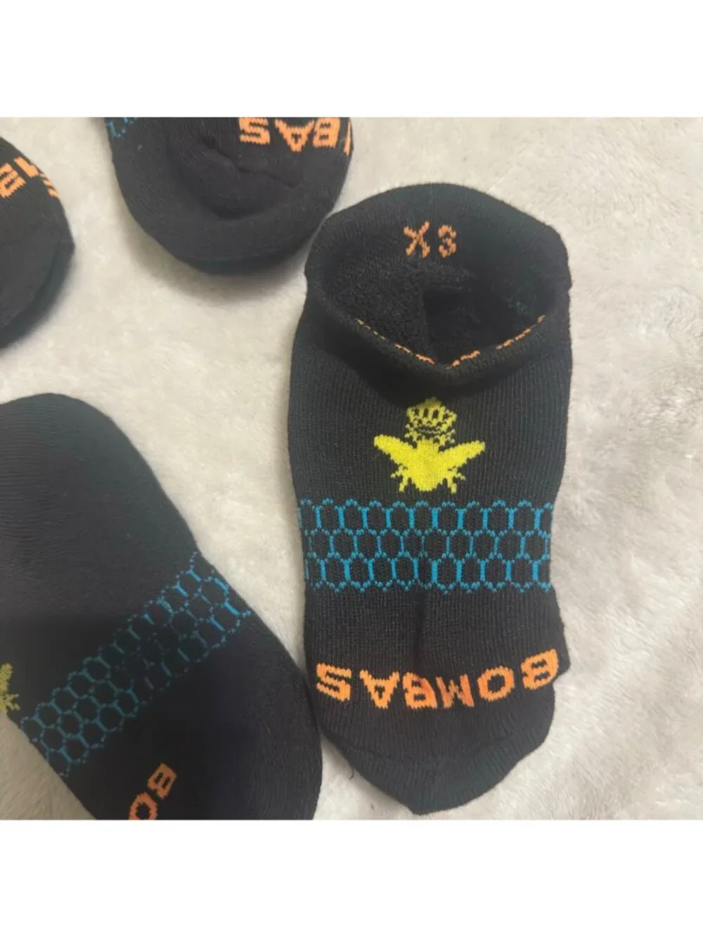Bombas‎ Bee Better XS Ankle Socks Black  Yellow Bee Honeycomb Design Pack Of 5